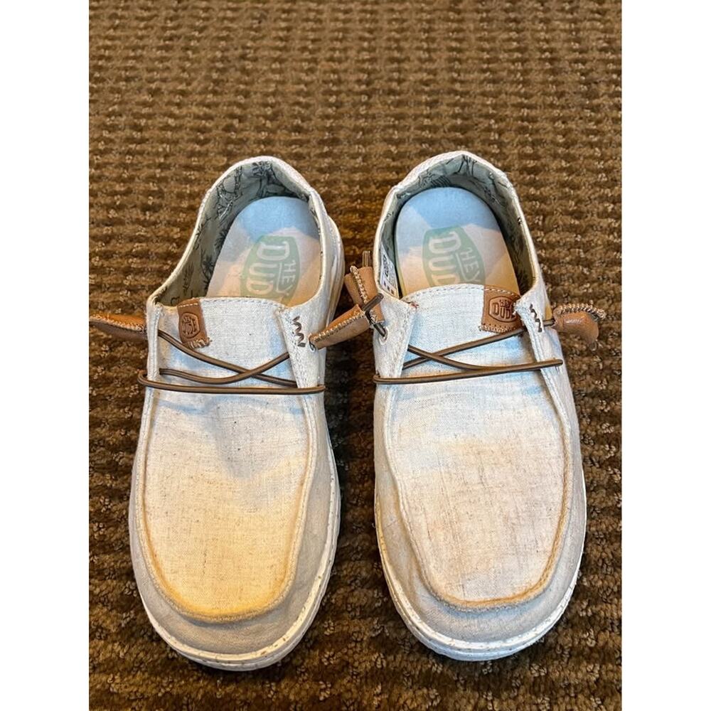 🤍Hey Dude Wendy Washed Cream. Women’s size 5. EUC!🤍